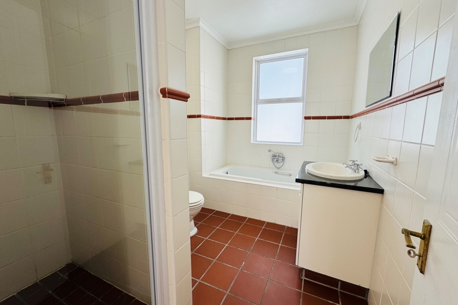 To Let 3 Bedroom Property for Rent in Chanteclair Western Cape